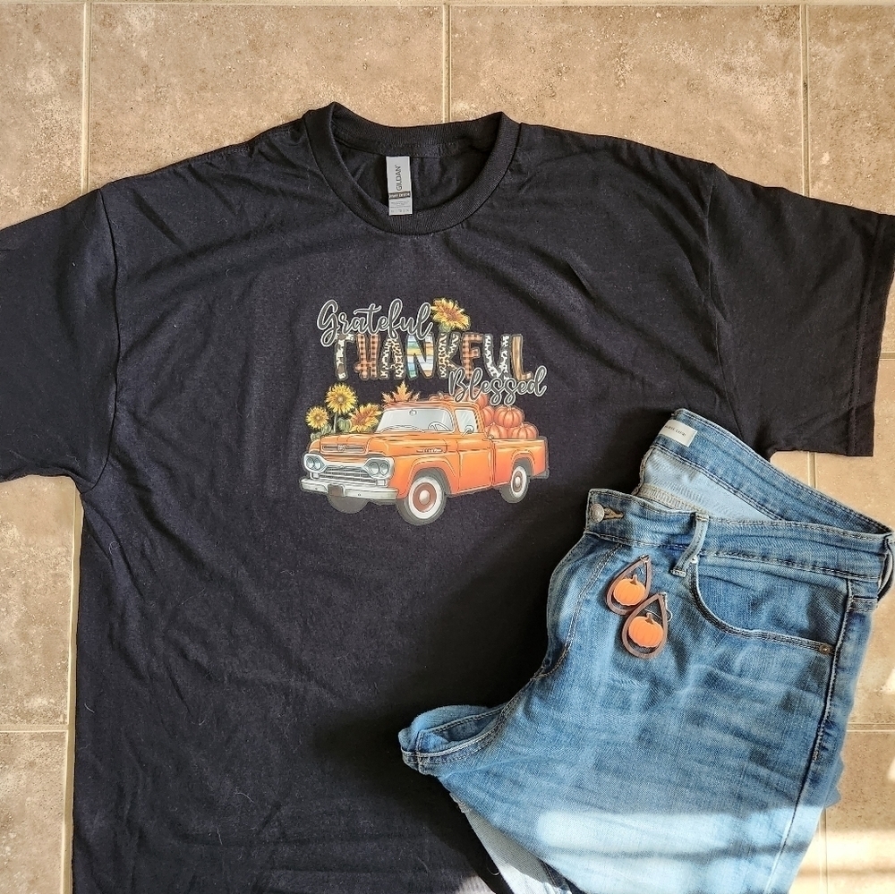 NEW!  Grateful Thankful Blessed GRAPHIC T-SHIRT